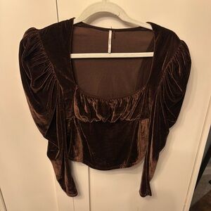 VINTAGE FREE PEOPLE. BEAUTIFUL FLATTERING TOP in Chocolate VELVET! SIZE SMALL